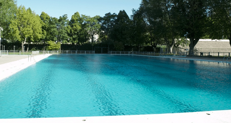 This Huge Pool Is Flooded With Students And Young People During The Summer University Has Plenty Of Space To Relax In Sun This Huge Pool Is Flooded With Students And Young People During The Summer University Has Plenty Of Space To Relax In Sun