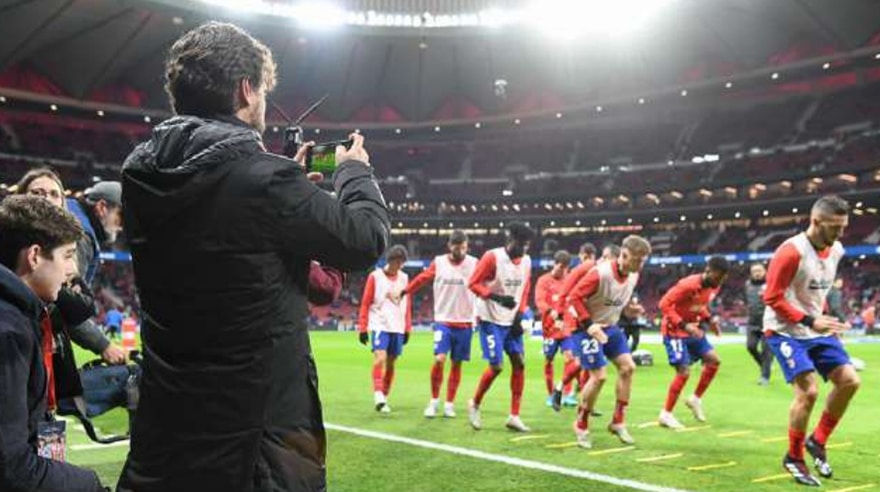 team-warm-up-atletico-de-madrid-experience-champions